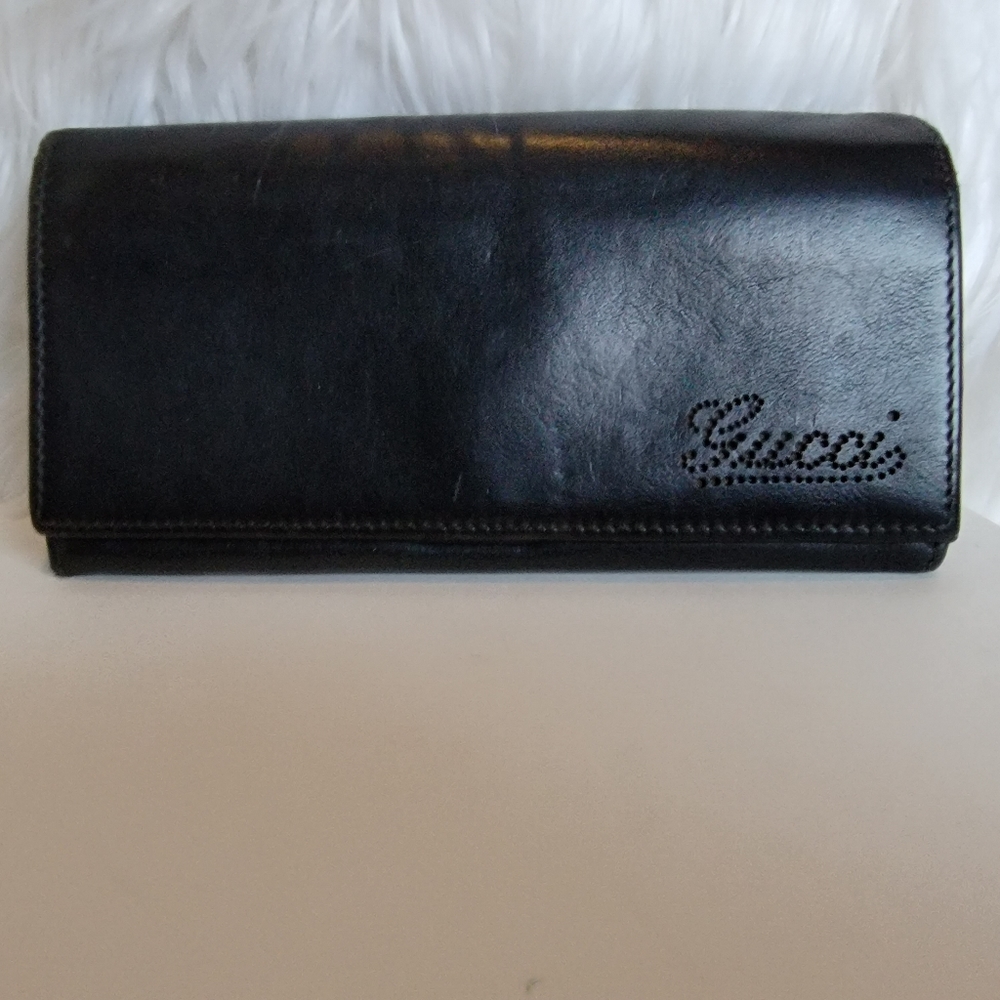Authentic Gucci wallet